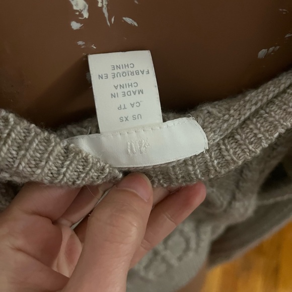 H&M Sweater - Picture 4 of 4